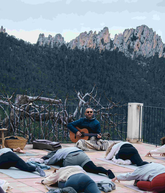 El Poder del Gayatri Mantra: Iluminación y sabiduría a través del sonido